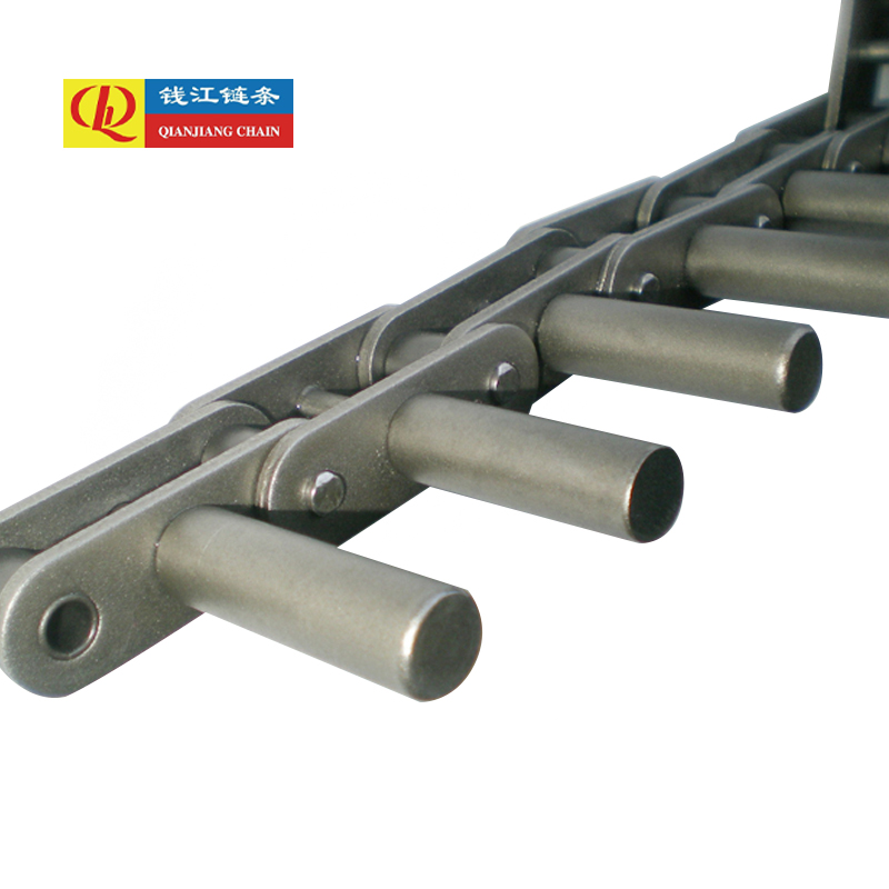 Lanțuri transportoare cu pas dublu cu știfturi extinse